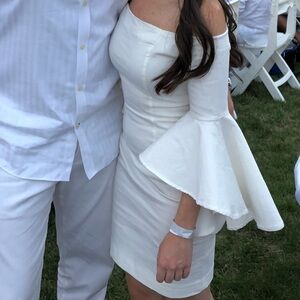 White Off the Shoulders Sleeve Dress